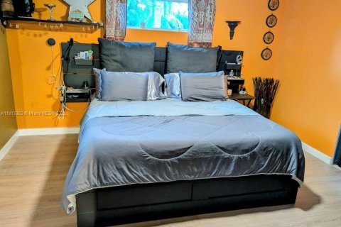 Casa en venta en Miami, Florida, 3 dormitorios, 103.31 m2 № 1972388 - foto 28