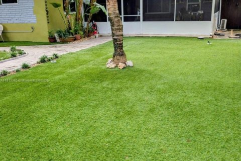 Casa en venta en Miami, Florida, 3 dormitorios, 103.31 m2 № 1972388 - foto 3