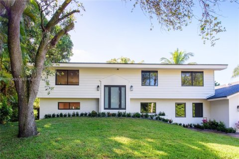 Casa en venta en Miami, Florida, 4 dormitorios, 251.21 m2 № 1993607 - foto 1