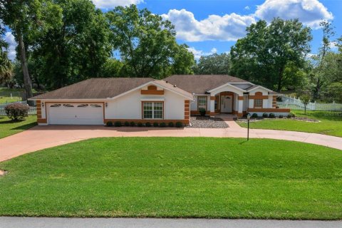 House in Ocala, Florida 4 bedrooms, 198.25 sq.m. № 1638192 - photo 1
