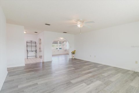 House in Sun City Center, Florida 2 bedrooms, 141.4 sq.m. № 1670747 - photo 6