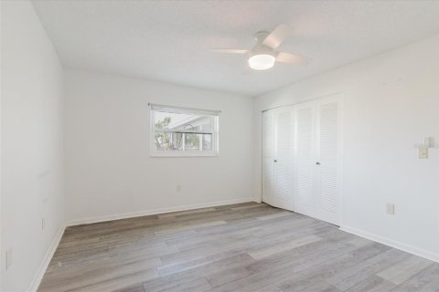 House in Sun City Center, Florida 2 bedrooms, 141.4 sq.m. № 1670747 - photo 25