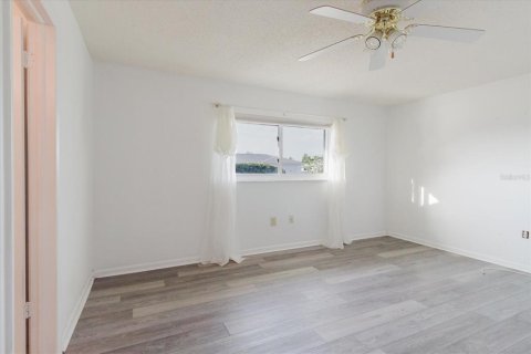 House in Sun City Center, Florida 2 bedrooms, 141.4 sq.m. № 1670747 - photo 18