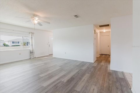 House in Sun City Center, Florida 2 bedrooms, 141.4 sq.m. № 1670747 - photo 17