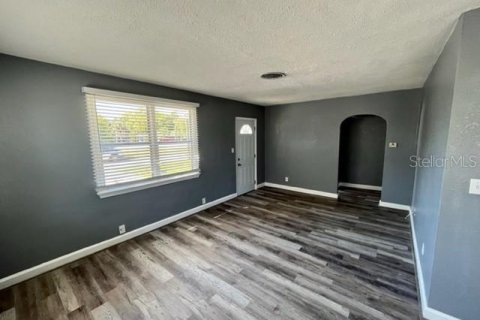 Villa ou maison à louer à Saint Petersburg, Floride: 4 chambres, 140.38 m2 № 2356462 - photo 3