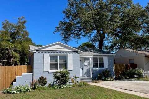 Villa ou maison à louer à Saint Petersburg, Floride: 4 chambres, 140.38 m2 № 2356462 - photo 2