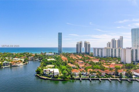 Condo in Aventura, Florida, 2 bedrooms № 2253652