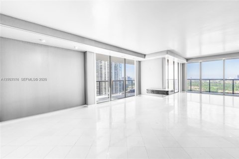 Condo in Aventura, Florida, 2 bedrooms № 2253652 - photo 5