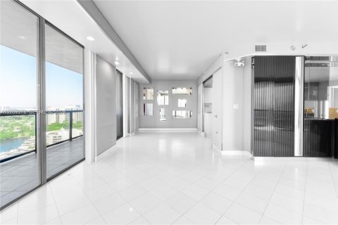 Condo in Aventura, Florida, 2 bedrooms № 2253652 - photo 6
