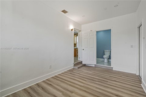 Купить виллу или дом в Лодерхилл, Флорида 3 спальни, 71.16м2, № 2009496 - фото 11