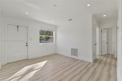 Купить виллу или дом в Лодерхилл, Флорида 3 спальни, 71.16м2, № 2009496 - фото 4