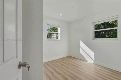 Купить виллу или дом в Лодерхилл, Флорида 3 спальни, 71.16м2, № 2009496 - фото 16