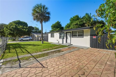 Купить виллу или дом в Лодерхилл, Флорида 3 спальни, 71.16м2, № 2009496 - фото 22