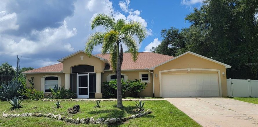 Villa ou maison à Port Charlotte, Floride 3 chambres, 193.24 m2 № 1854408
