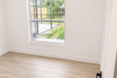 House in Palm Bay, Florida 3 bedrooms, 155.15 sq.m. № 2083230 - photo 7