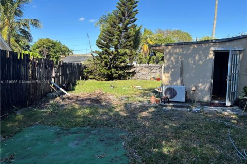Villa ou maison à vendre à North Miami Beach, Floride: 3 chambres, 191.75 m2 № 1970797 - photo 21