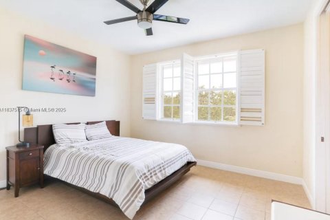 Снять в аренду виллу или дом в Паркленд, Флорида 5 спален, 510.96м2, № 1981957 - фото 16