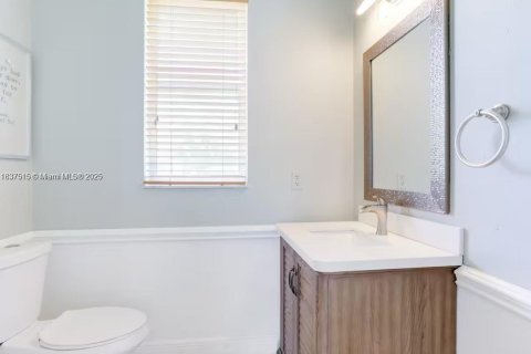 Снять в аренду виллу или дом в Паркленд, Флорида 5 спален, 510.96м2, № 1981957 - фото 8