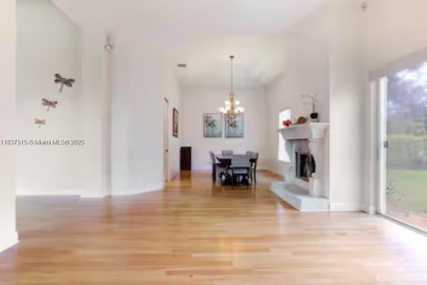 Снять в аренду виллу или дом в Паркленд, Флорида 5 спален, 510.96м2, № 1981957 - фото 21