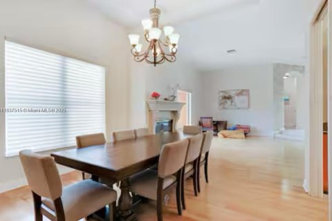 Снять в аренду виллу или дом в Паркленд, Флорида 5 спален, 510.96м2, № 1981957 - фото 20