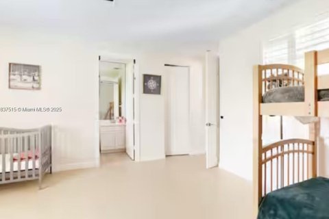 Снять в аренду виллу или дом в Паркленд, Флорида 5 спален, 510.96м2, № 1981957 - фото 11