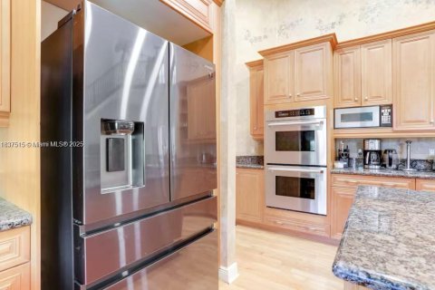 Снять в аренду виллу или дом в Паркленд, Флорида 5 спален, 510.96м2, № 1981957 - фото 26