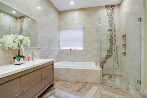 Снять в аренду виллу или дом в Паркленд, Флорида 5 спален, 510.96м2, № 1981957 - фото 10