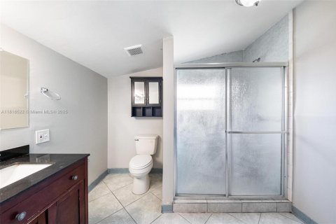 House in Miramar, Florida 3 bedrooms, 136.38 sq.m. № 1770639 - photo 29