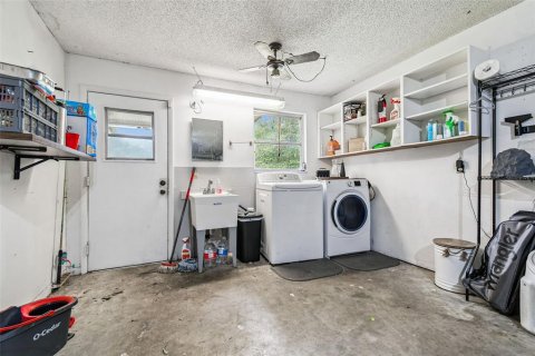 House in Webster, Florida 2 bedrooms, 114.46 sq.m. № 1903593 - photo 24
