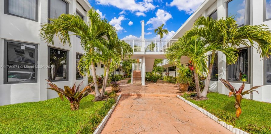 Propiedad comercial en Miami Beach, Florida № 1958887