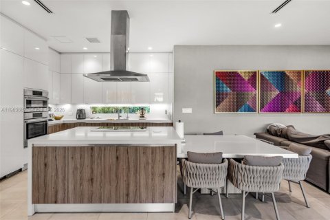 Condominio en alquiler en Key Biscayne, Florida, 6 dormitorios, 340.95 m2 № 2029592 - foto 7