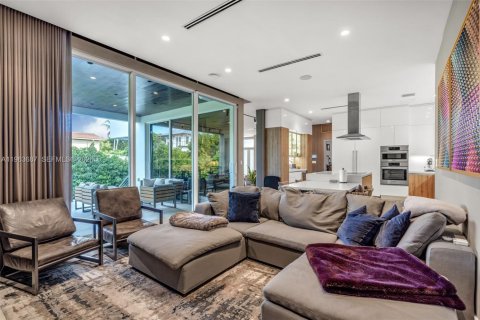 Condominio en alquiler en Key Biscayne, Florida, 6 dormitorios, 340.95 m2 № 2029592 - foto 13