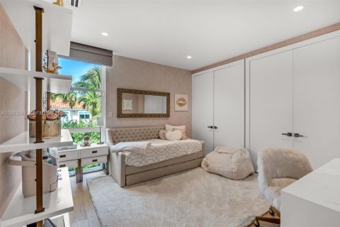 Condominio en alquiler en Key Biscayne, Florida, 6 dormitorios, 340.95 m2 № 2029592 - foto 14