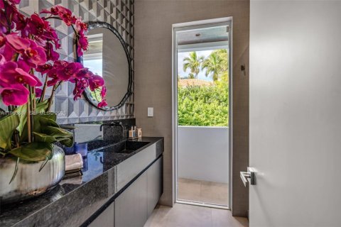 Condominio en alquiler en Key Biscayne, Florida, 6 dormitorios, 340.95 m2 № 2029592 - foto 28