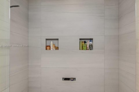 Condominio en alquiler en Key Biscayne, Florida, 6 dormitorios, 340.95 m2 № 2029592 - foto 27