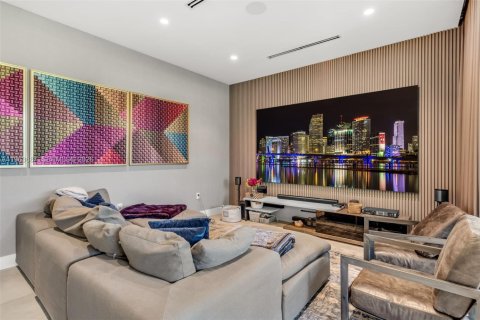 Condominio en alquiler en Key Biscayne, Florida, 6 dormitorios, 340.95 m2 № 2029592 - foto 11