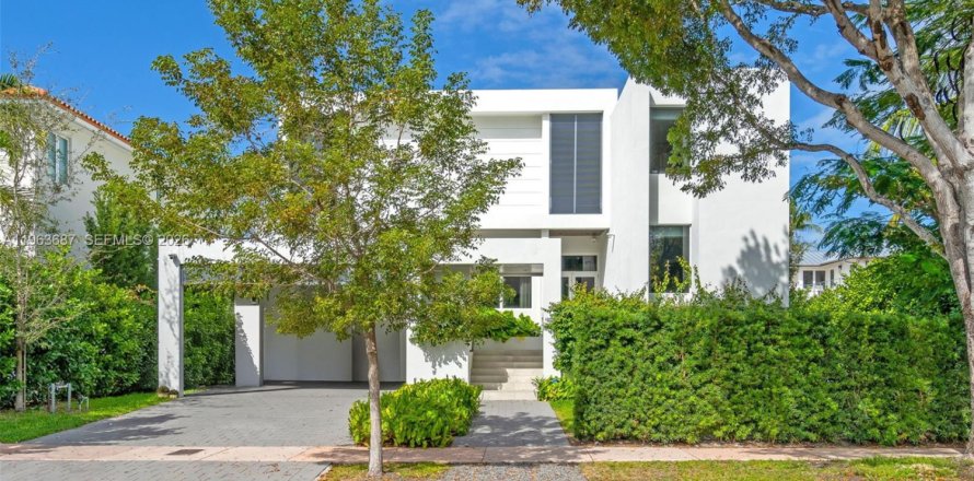 Condominio en Key Biscayne, Florida, 6 dormitorios  № 2029592