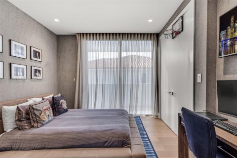 Condominio en alquiler en Key Biscayne, Florida, 6 dormitorios, 340.95 m2 № 2029592 - foto 20