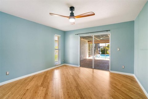 Casa en venta en Cape Coral, Florida, 4 dormitorios, 207.92 m2 № 1587524 - foto 13