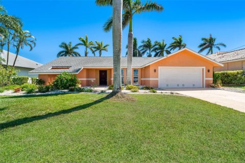 Casa en venta en Cape Coral, Florida, 4 dormitorios, 207.92 m2 № 1587524 - foto 1
