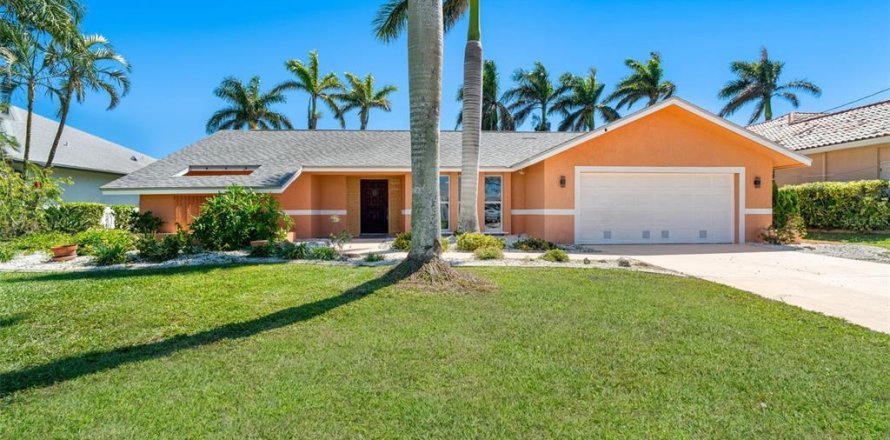 Casa en Cape Coral, Florida 4 dormitorios, 207.92 m2 № 1587524