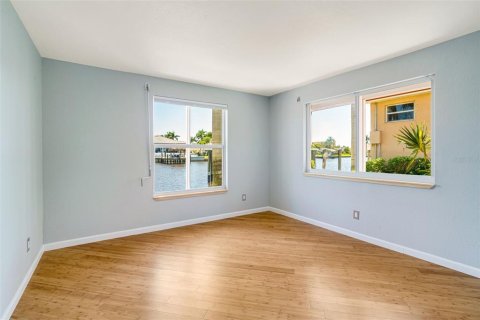 Casa en venta en Cape Coral, Florida, 4 dormitorios, 207.92 m2 № 1587524 - foto 28