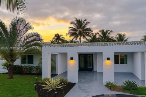 House in Margate, Florida 3 bedrooms, 185.43 sq.m. № 1994788 - photo 2