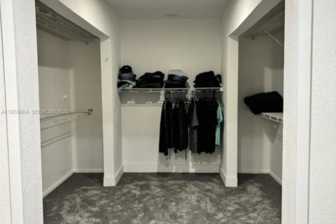 House in Margate, Florida 3 bedrooms, 185.43 sq.m. № 1994788 - photo 14