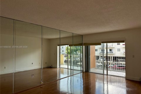 Copropriété à vendre à North Miami Beach, Floride: 1 chambre, 60.57 m2 № 2020863 - photo 7