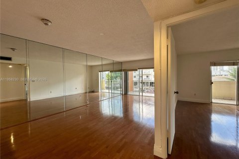 Copropriété à vendre à North Miami Beach, Floride: 1 chambre, 60.57 m2 № 2020863 - photo 11