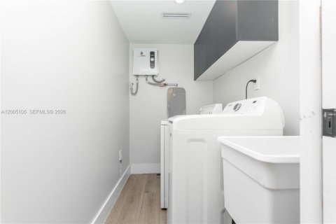 Купить виллу или дом в Майами, Флорида 5 спален, 145.48м2, № 2070400 - фото 9