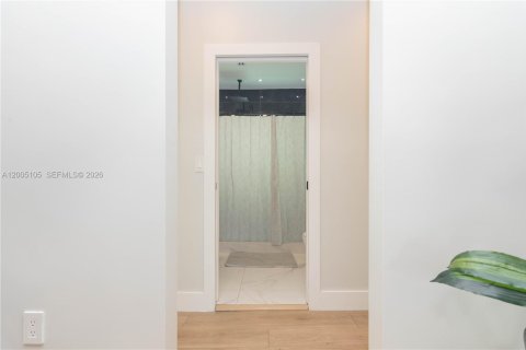 Купить виллу или дом в Майами, Флорида 5 спален, 145.48м2, № 2070400 - фото 21
