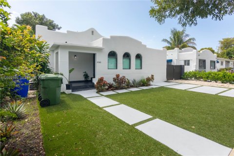 Купить виллу или дом в Майами, Флорида 5 спален, 145.48м2, № 2070400 - фото 2