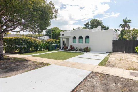 Купить виллу или дом в Майами, Флорида 5 спален, 145.48м2, № 2070400 - фото 3